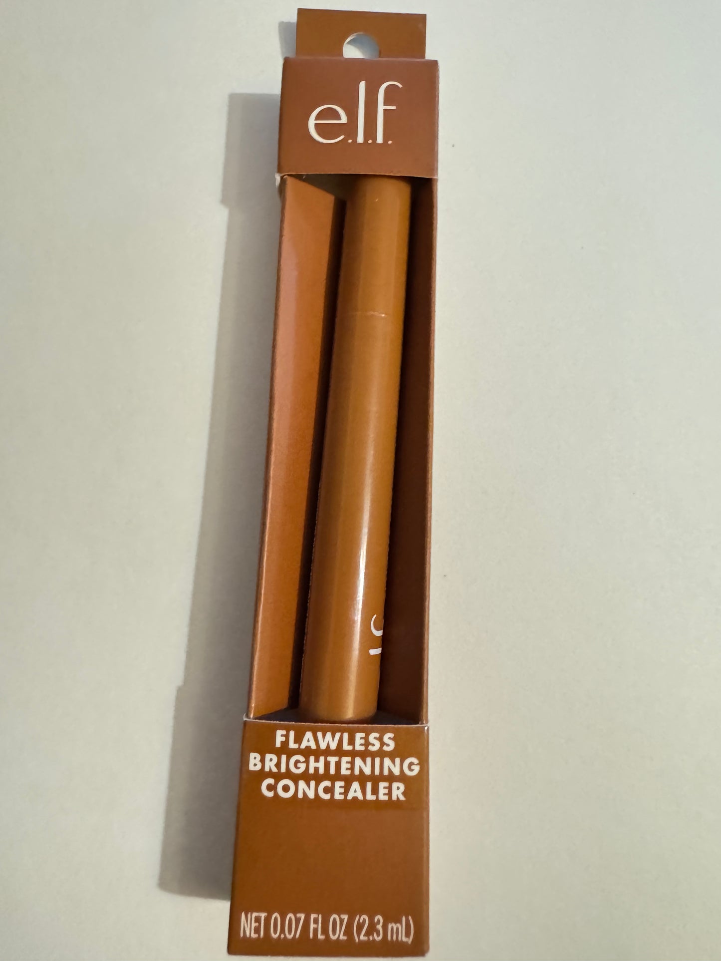 e.l.f. Flawless Brightening Concealer - Deep 50 W - deep with warm olive undertones
