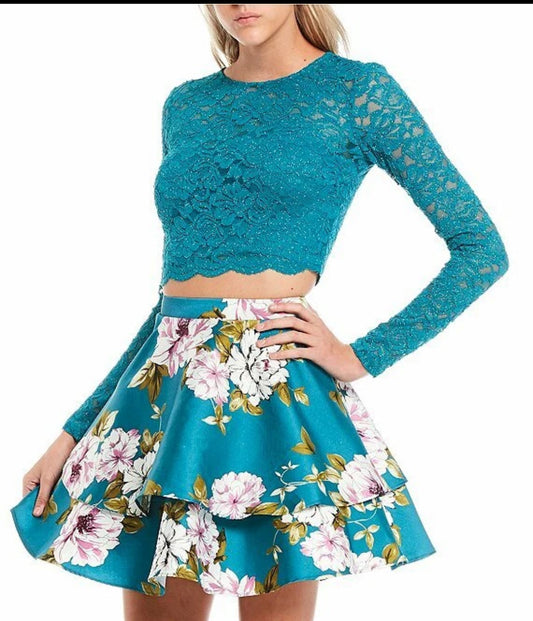 City Vibe 2-piece Lace Top & Double Hem Skirt Outfit - Teal Floral.  Size 3